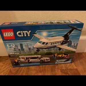 Lego City Airport VIP Service 60102
